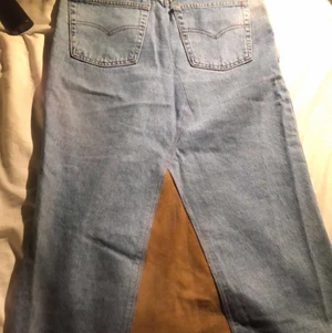 Jeanskjol - Säljer galet snygg jeanskjol från humana. Använde nån gång i somras men måste rensa garderoben. Skriv för fler bilder💕 köpare står för frakt❤️