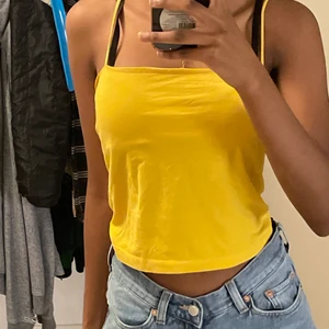 Två snygga toppar!  - Två snygga toppar från Gina! Väldigt sköna för sommaren men också snygga över en kofta💕 båda för 80 eller en för 40💕Om mer bilder önskas kan jag skicka privat<3 Köparen håller för frakten men kan mötas i sthlm/odenplan annars💕