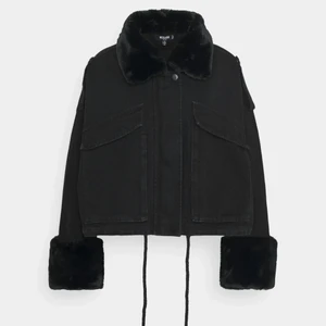 missguided - Säljer min missguided som är i strl 34, finns att hämta i Vasastan! 