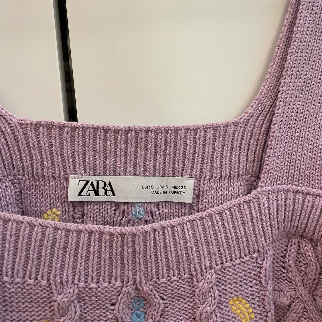 Lila blommig topp från zara - 90