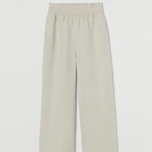 linnebyxor från h&m - säljer mina fina linnebyxor i storlek S, dom är endast prövade och prislapp sitter kvar, buda pris från 150kr💚 