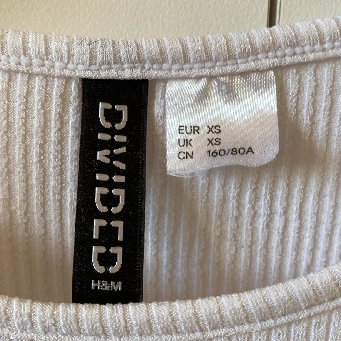 Vit tröja med knyte - 91