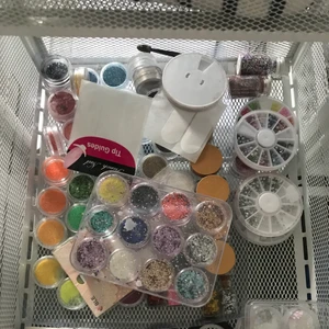 Nagel grejer - Funderar nu på att sälja alla mina nagelgrejer då jag blivit less på att göra naglar. Kostar mig nytt ca. 4500kr. Skriv till mig privat om de är så att du är intresserad. Allting jag säljer fick inte plats att lägga upp i denna annons så har ni frågor eller vill se alla grejer så kom privat💕nästan allt är från nagelgiganten och några få grejer är från light in the box och fyndiq💕SÄLJER ENDAST ALLT TILLSAMMANS💕