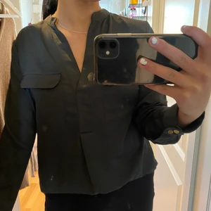 Blus  - En fin blus som aldrig kommit till användning, nyskick!