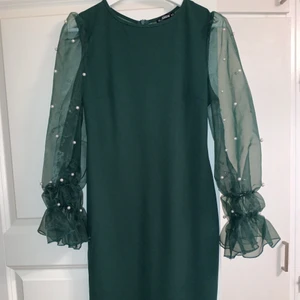 Klänning Shein - Aldrig använd, super fin festklänning i storlek M, sitter som S. 