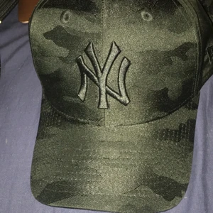 Skön camo yankee keps drain - camo yankee keps helt drainy man kan göra sköna outfits me den