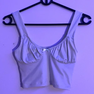 ♡ mint green tank top ♡ - bought from h&m for 149kr (i think), never worn bc it doesn’t fit me :(