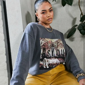 Grå sweatshirt  - Grå sweatshirt från AsYou. Säljer då den inte kommer till användning tyvärr. Storlek S. Nypris 249. Frakt tillkommer.