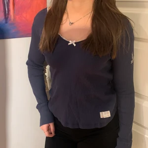 Snygg långärmad tröja från Odd Molly - Använd tröja men fortfarande bra skick!