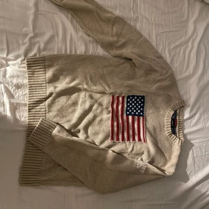 Gant tröja - En felfri stickad tröja ifrån gant, knappt använd i strlk large. (På gränsen till för stor mig, 179 cm 65kg)