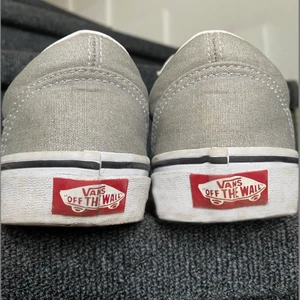 silvriga vans skor - coola Vans skor i silverfärg!✨✨