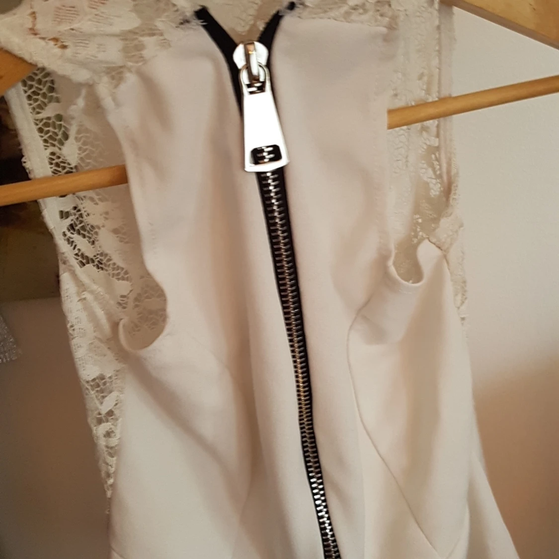 Vit Linne med Spets fram!  - 90