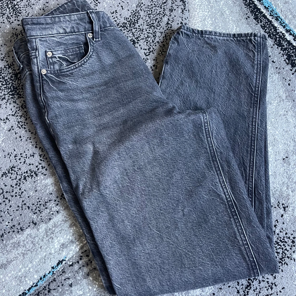 Gråa raka jeans - 1