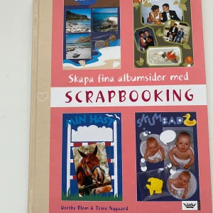 Skapa fina albumsidor med Scrapbooking - En inspirerande bok om scrapbooking med massor av tips och idéer för att skapa personliga albumsidor. Boken innehåller färgbilder, exempel på layouter och steg-för-steg-instruktioner. Perfekt för dig som vill börja eller utveckla ditt scrapbooking-intresse. Fint skick 