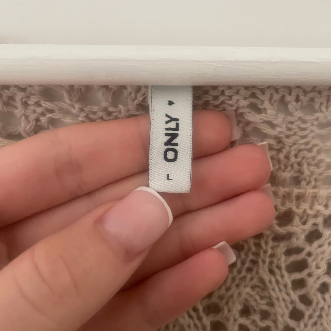 Beige stickad spetsmönstrad tröja från ONLY - 2