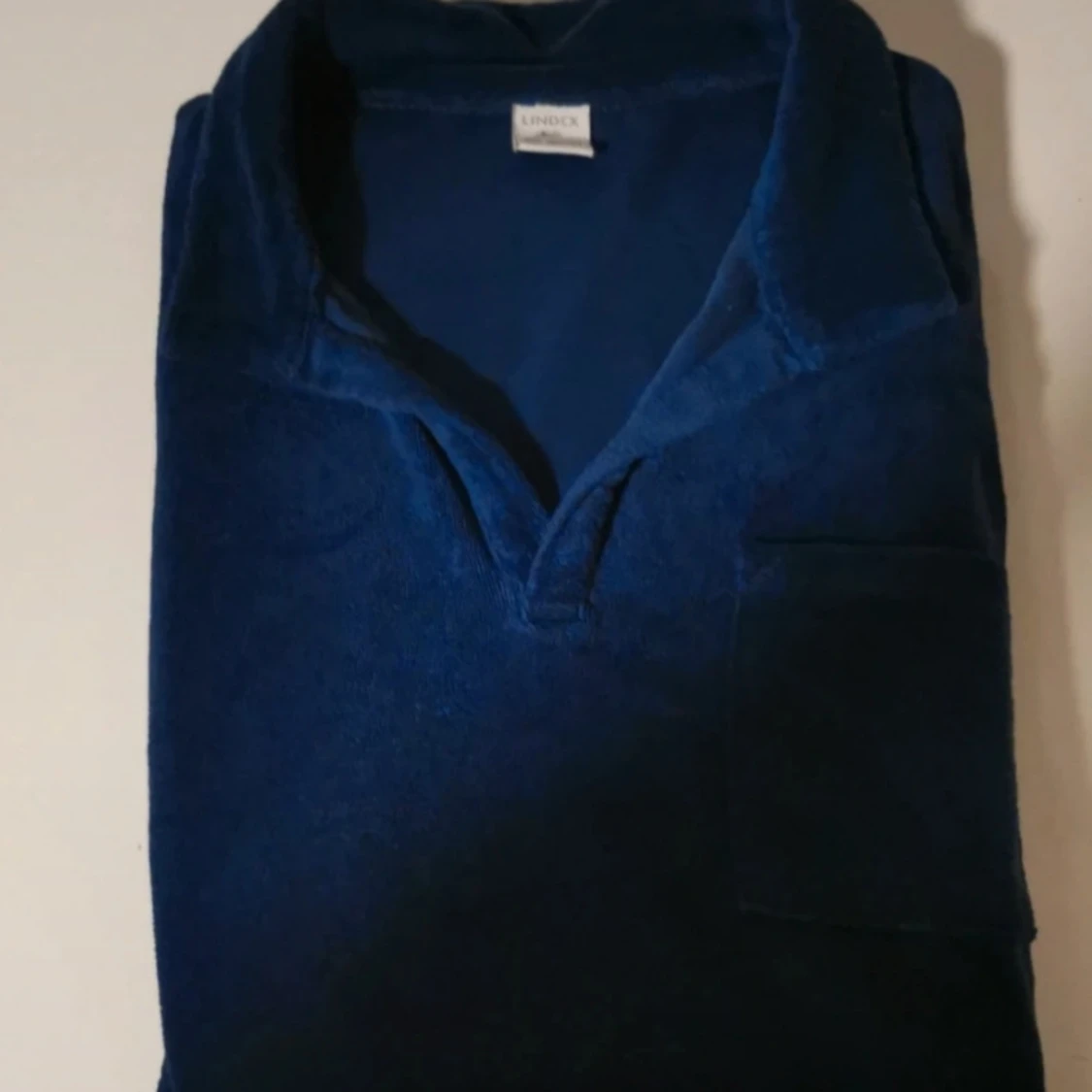 Blå t-shirt med krage från Lindex - 2