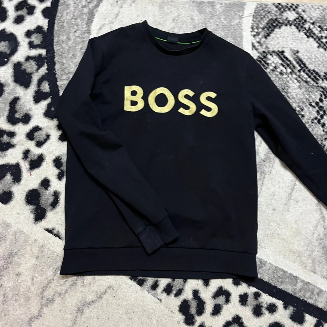 Svart sweatshirt från BOSS