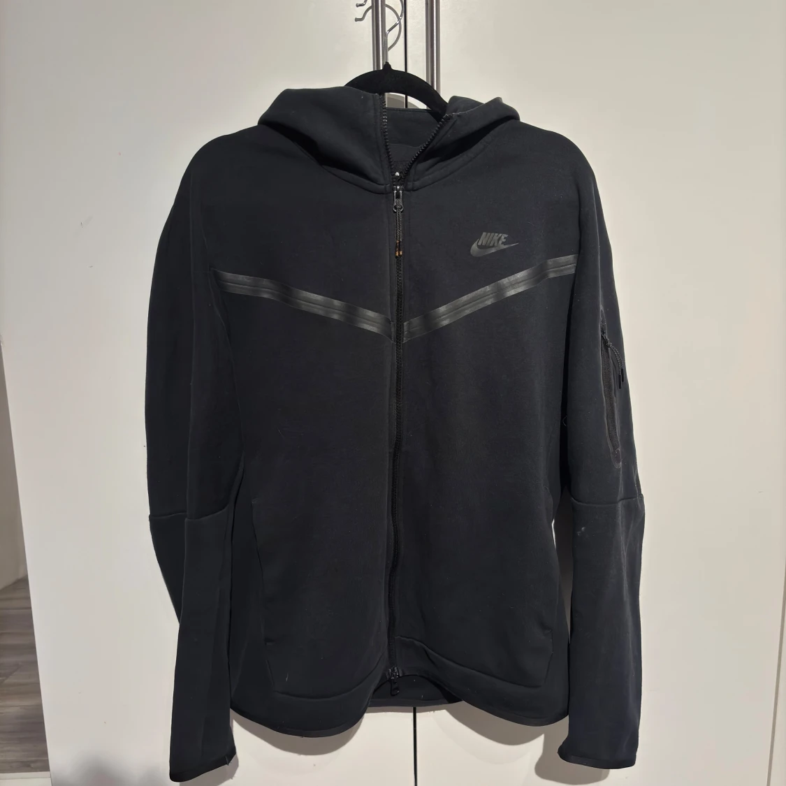 Svart Nike tech hoodie