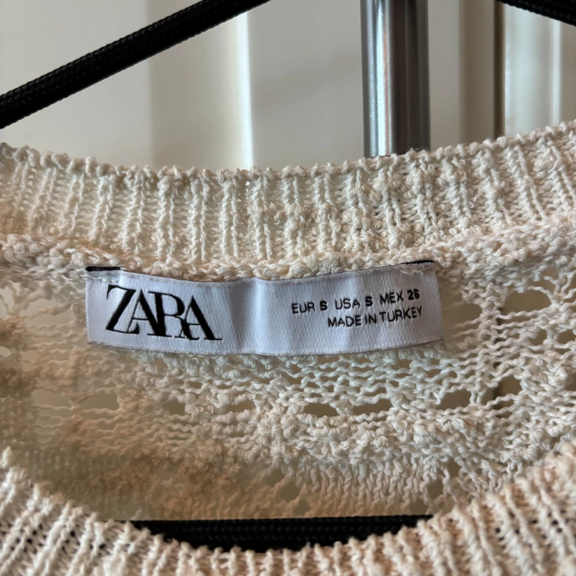 Vit spetsstickad topp från Zara - 2