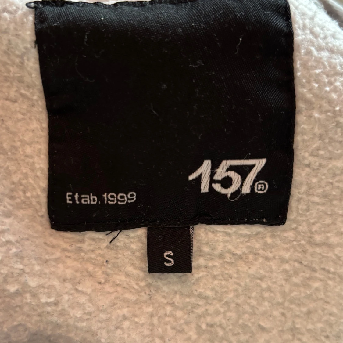 Grå hoodie från 157 - 2