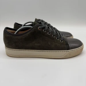LANVIN CAP TOE SNEAKERS - Lanvin Cap toe - Skick: 9/10 - Tillbehör: Enbart skorna - Storlek 40/UK5 - Nypris ca 5200kr - Deluxecloset