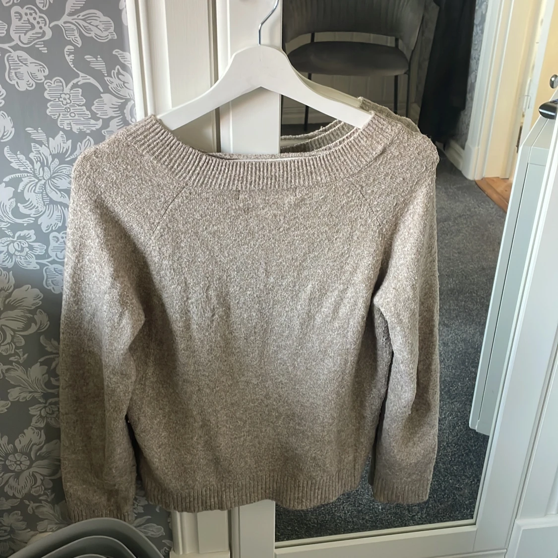 Beige stickad tröja från Vero Moda - 1