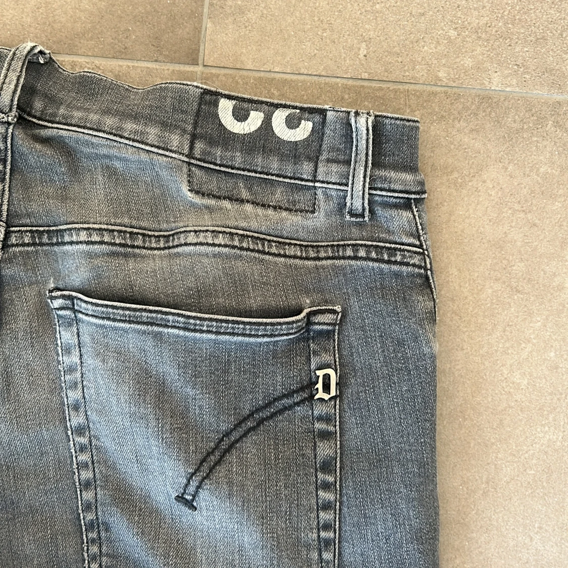 Grå slim jeans från Dondup - 2