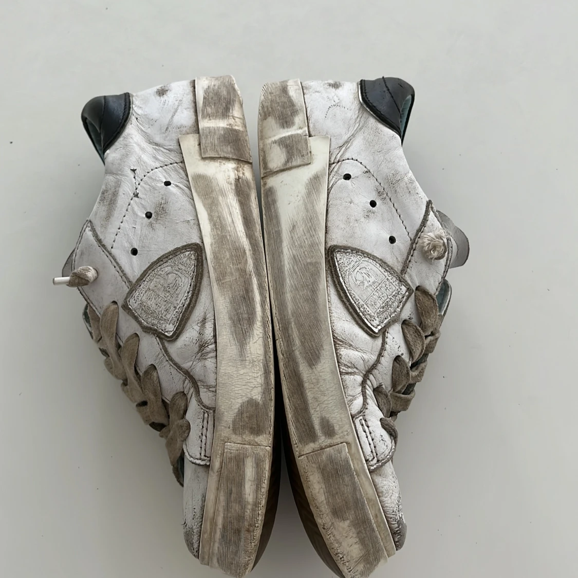 Vita sneakers från phillipe model äkta - 2