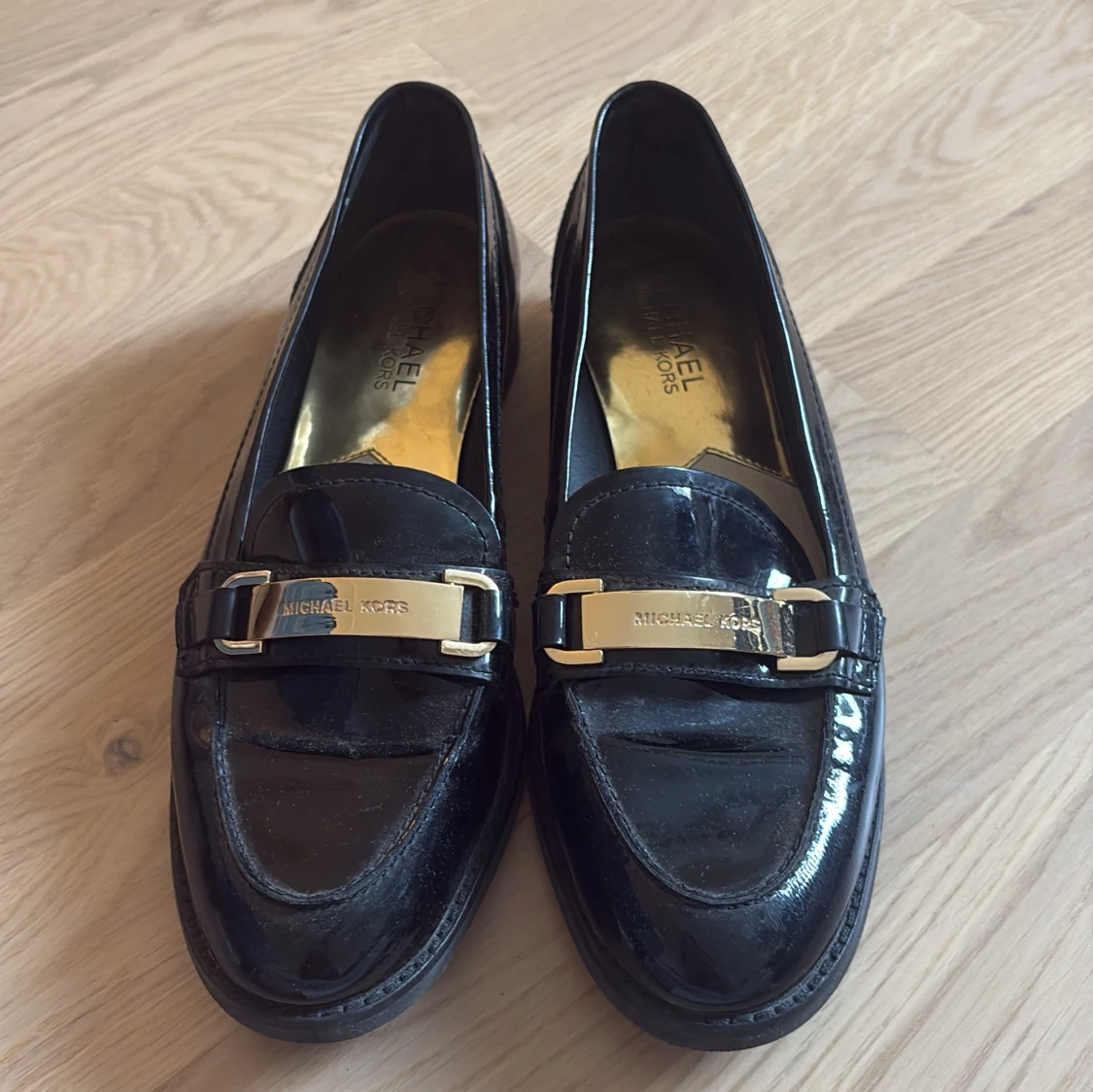 Svarta loafers från Michael Kors