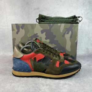 Valentino rockrunner sneaker - – Condition: 9/10  – What is included:  Only the sneakers  – Retail price: 8515 SEK