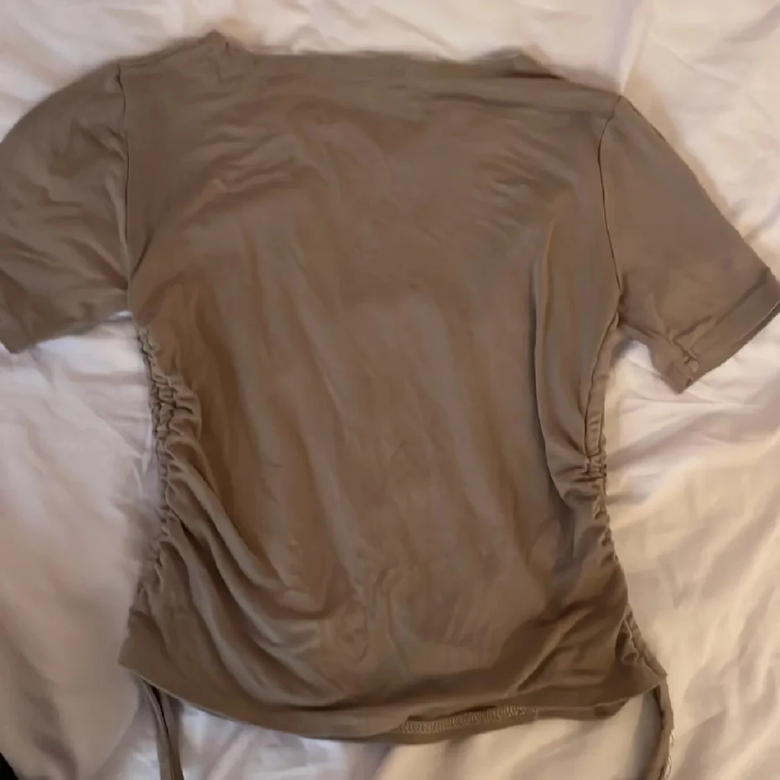 Beige topp med snörning - 3