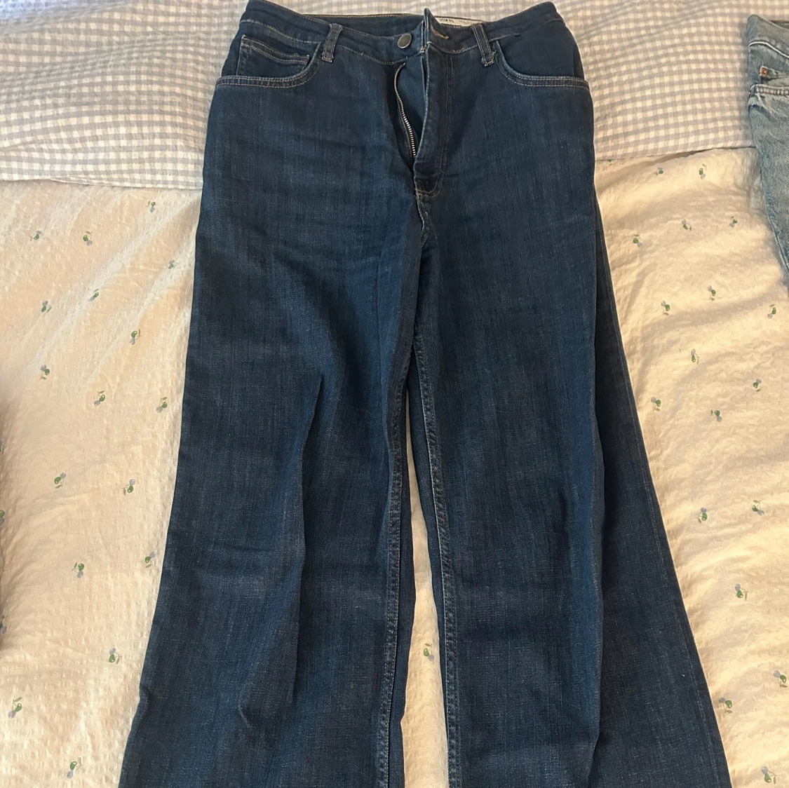 Mörkblå wide jeans med raka ben - 2