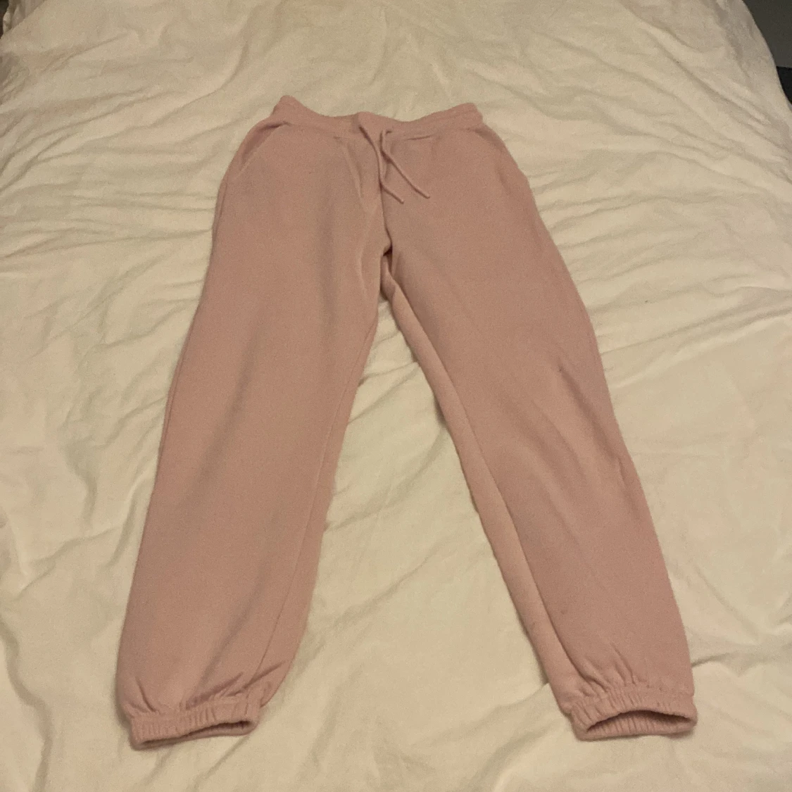 Ljusrosa mjukisbyxor från FB Sister XS