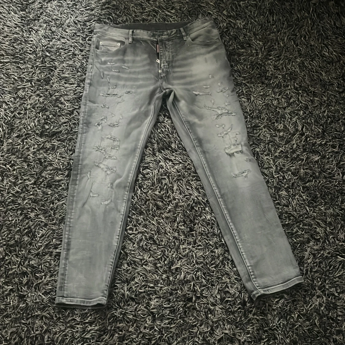 Grå slitna jeans från Dsquared2