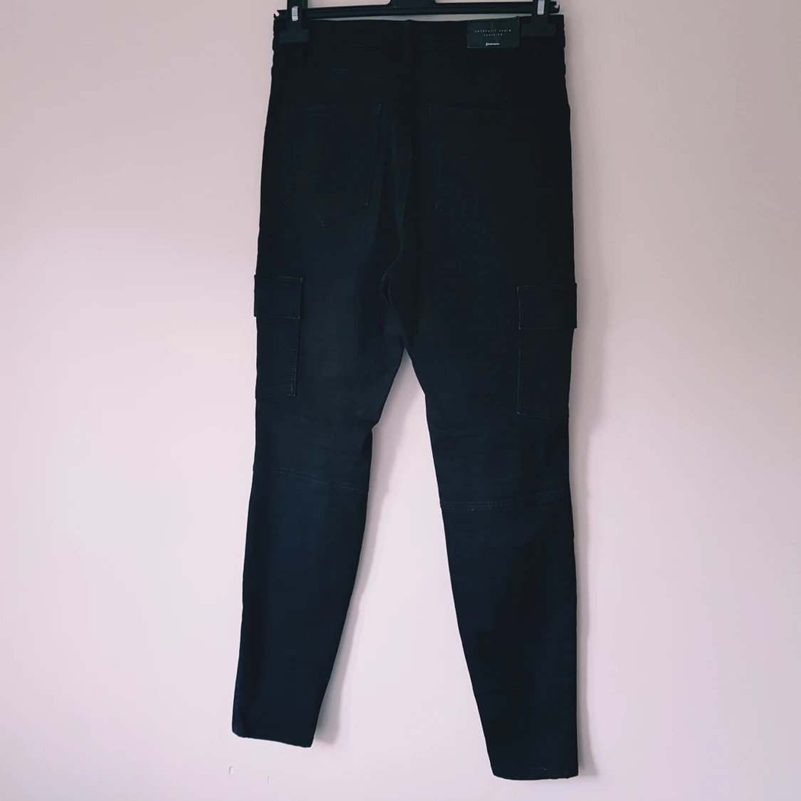 Svarta cargopants med hög midja från strandnarius - 1