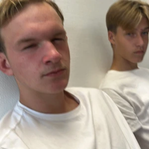 En snygg man till salu (ladyboy) - En klassisk ladyboy sugen på allt 