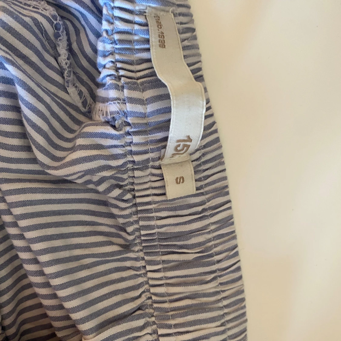 Randiga linnebyxor från 157, strl S - 3