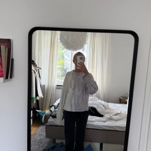 Tröja från eytys - En Kabelstickad tjocktröja från eytys i mycket bra skick! 