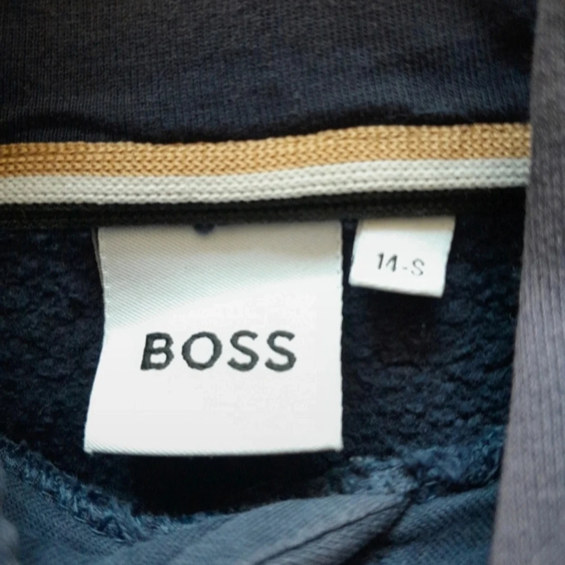 Mörkblå hoodie från BOSS - 2