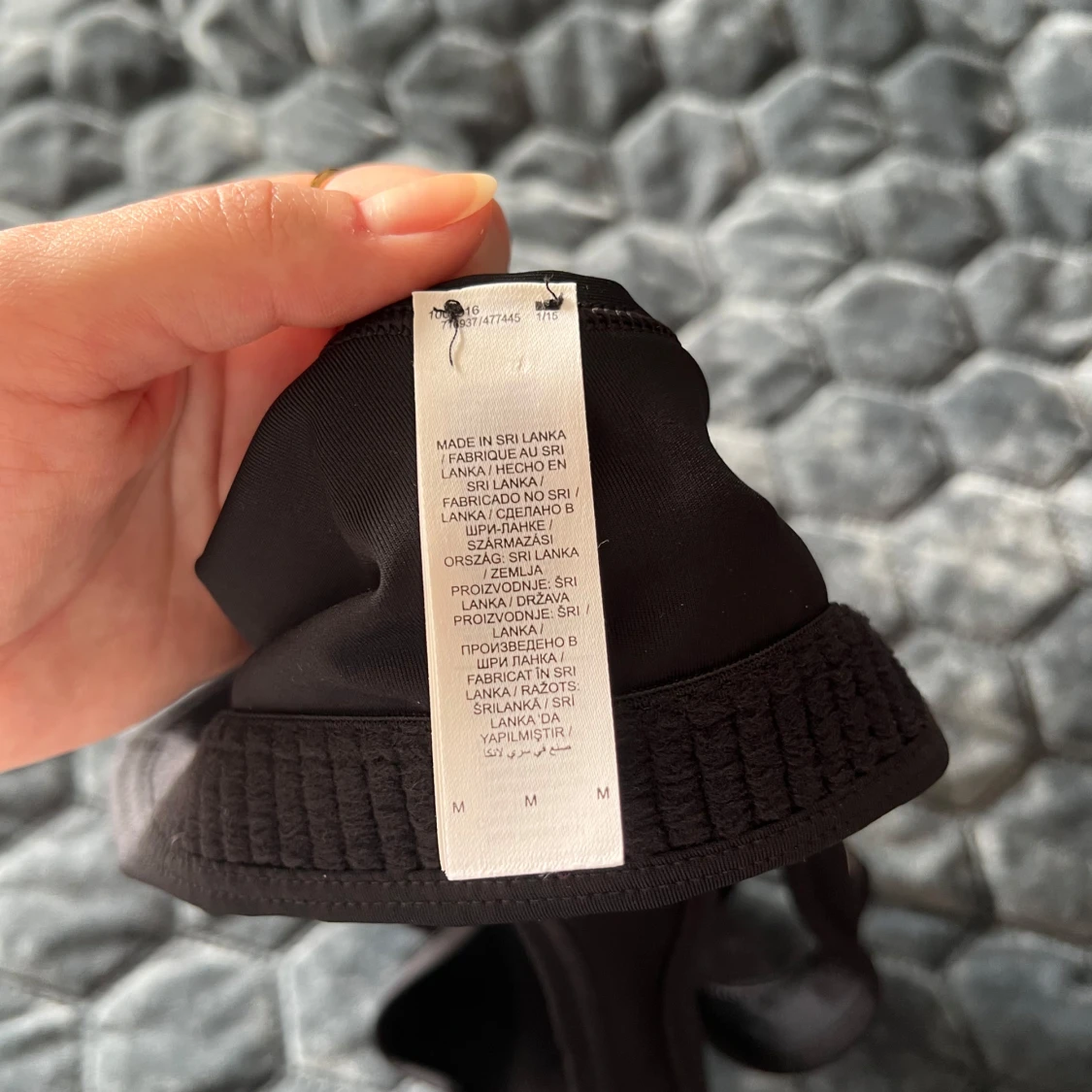 Svart sporttopp från Nike i storlek M - 2