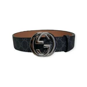 Gucci bälte - Helt ny bälte. Oanvänd. Fraktar inom 24 timmar. Bästa kvaliten ute på marknaden. Kan mötas upp i stochkolm. Storlek 110cm