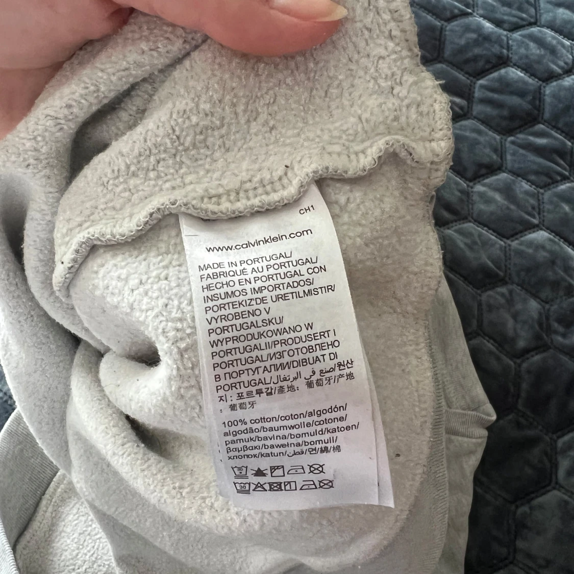 Ljusgrå sweatshirt från Calvin Klein Jeans - 3