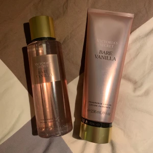 Victorias Secret Bare Vanilla Parfym - Säljer dessa då min kille tyvärr inte var så förtjust i doften, så de kommer inte att komma till användning för min del 🥲 Men själv tycker jag att de luktar riktigt gott! De köptes den 17/8 och har endast används en eller två gånger