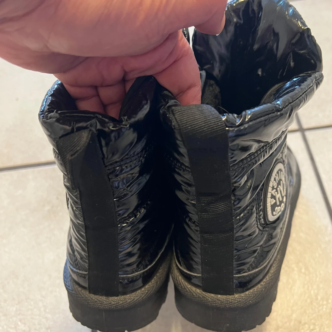 Svarta moon fodrade boots HY Sport, storlek 38 - 2