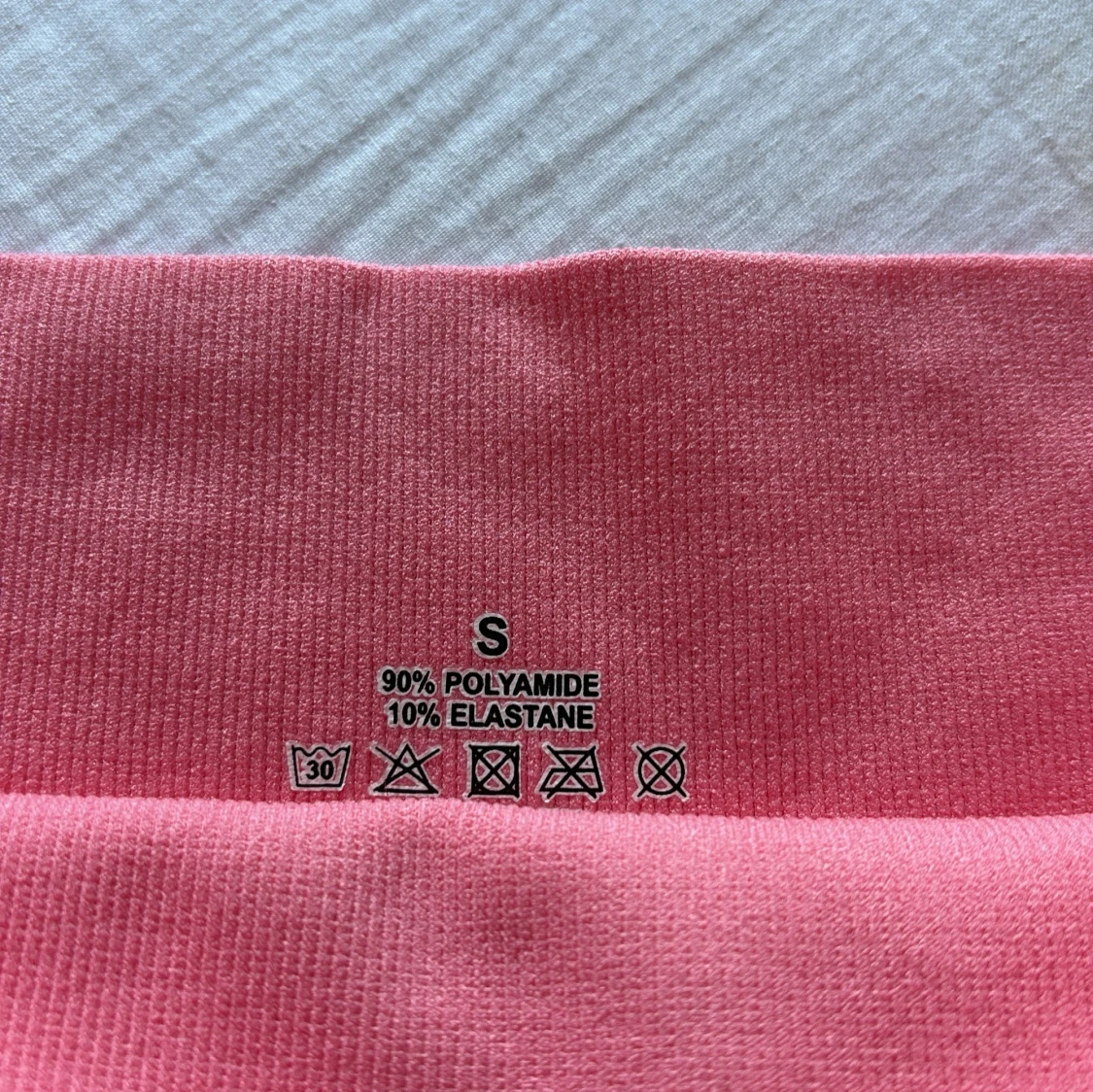 Svarta och rosa träning shorts  - 2