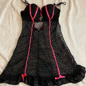 Super snygg lace klänning - Size: 36C Length: 58cm Waist: 30cm x2 Cup: ↕️13cm↔️ 16cm  Feel free to send offers<3