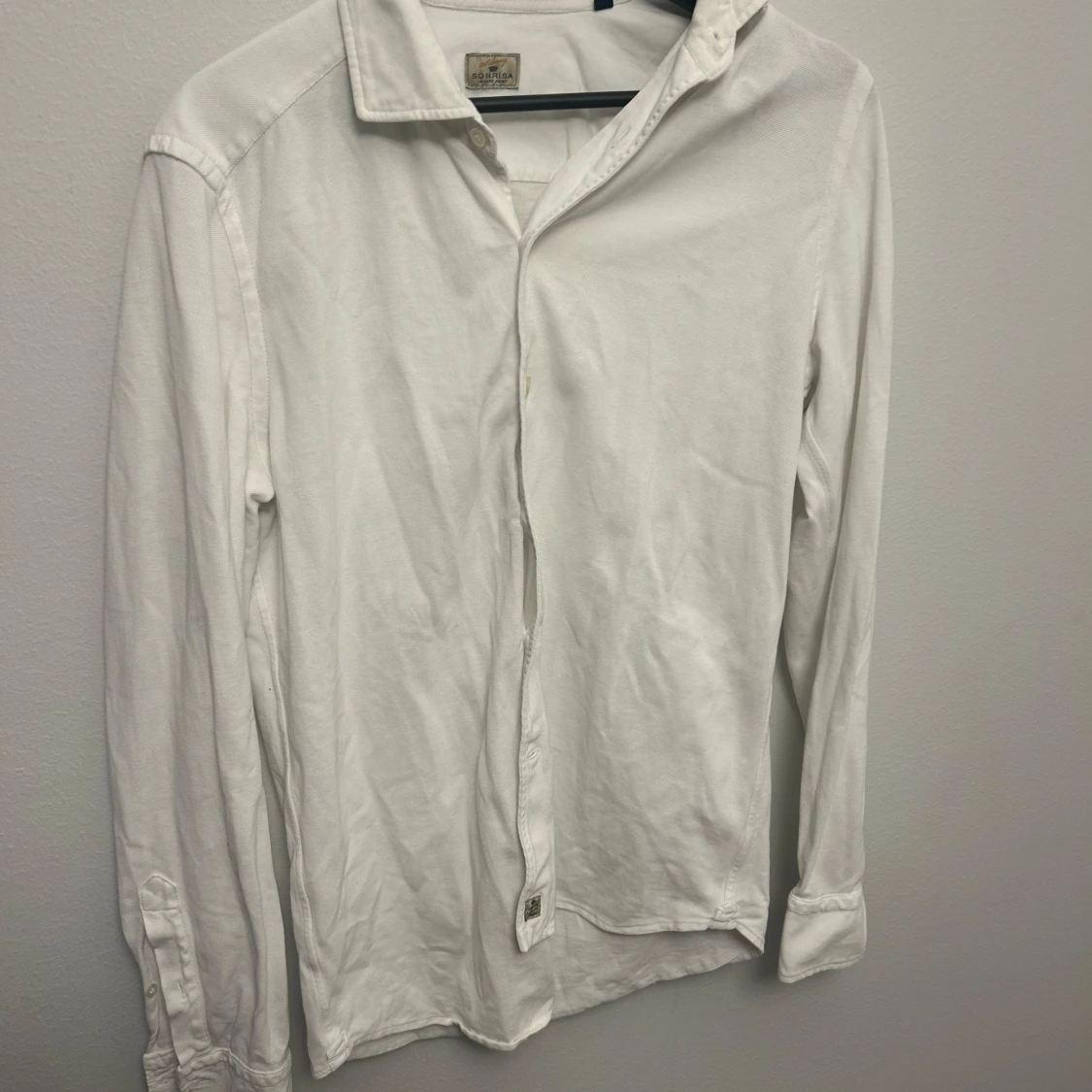 Vit långärmad skjorta från Sonrisa