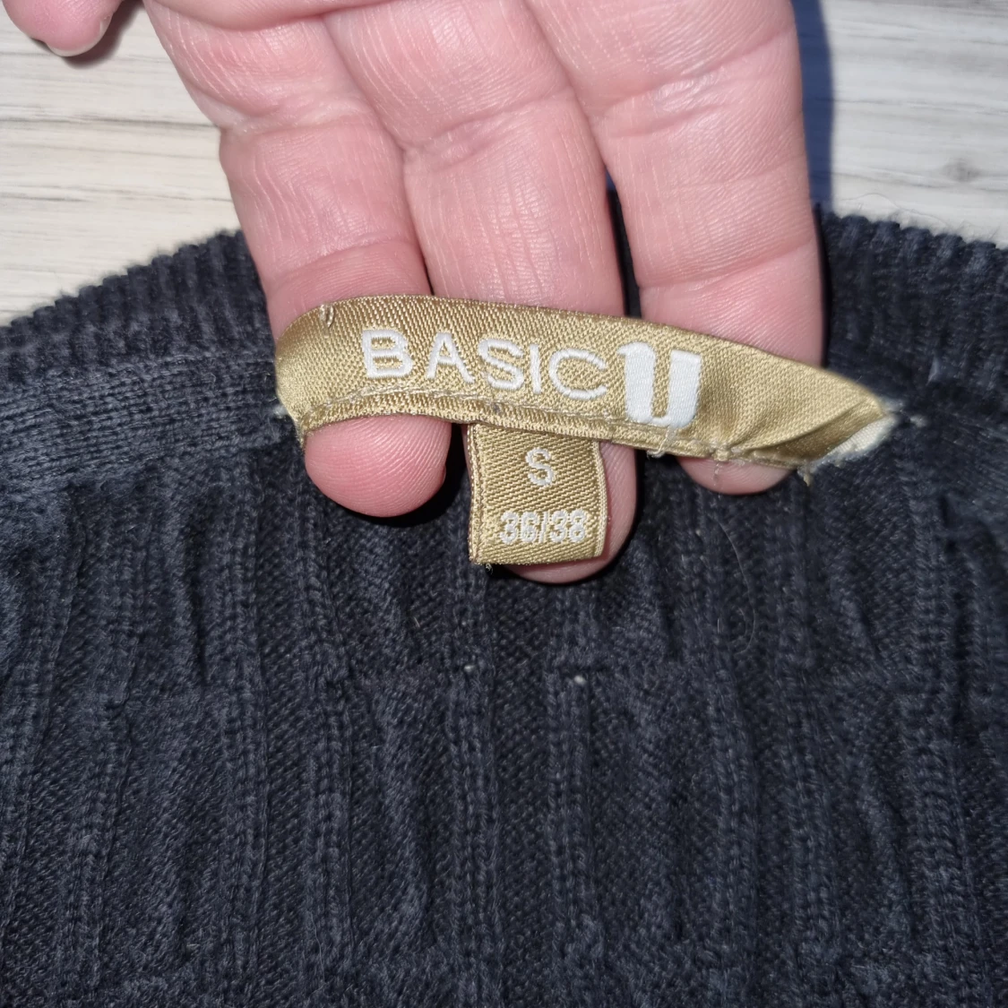 Svart stickad tröja från Basic U - 3