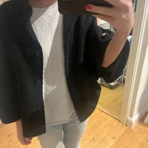 Kappa - En blandad vanlig och poncho kappa,  jätte fin och passar perfekt nu till våren/sommaren💗💗