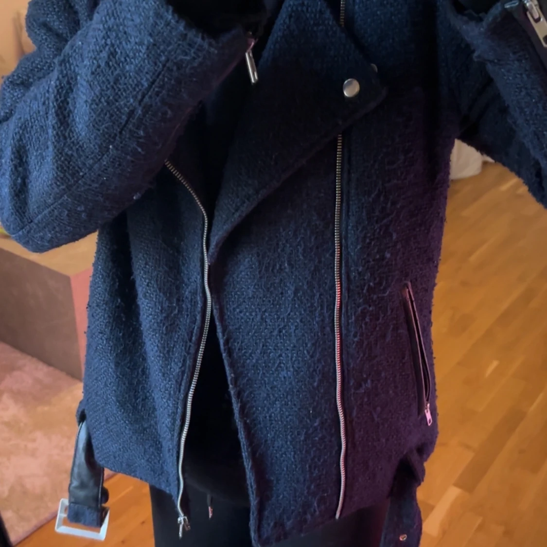 Mörkblå jacka med dragkedja - 1